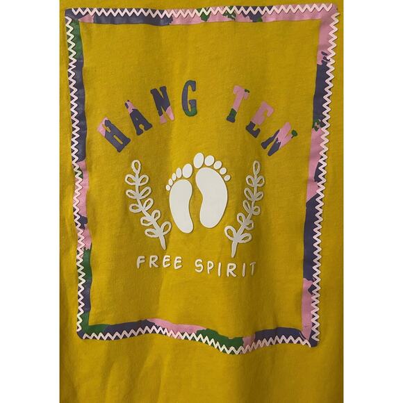 Hang Ten "Free Spirit" Graphic T-Shirt Yellow Small, Cotton, Feet, Metallic - Picture 4 of 5